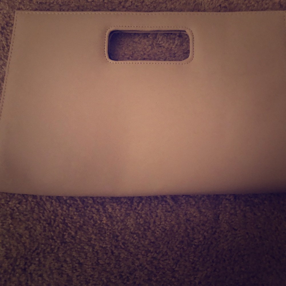 Tan clutch